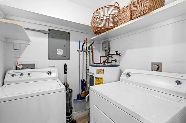 2383 LAKESIDE MEWS D3, Sarasota, FL 34235