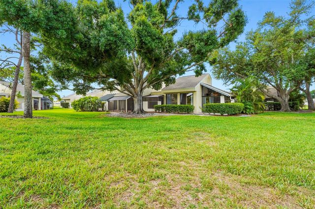 2383 LAKESIDE MEWS D3, Sarasota, FL 34235