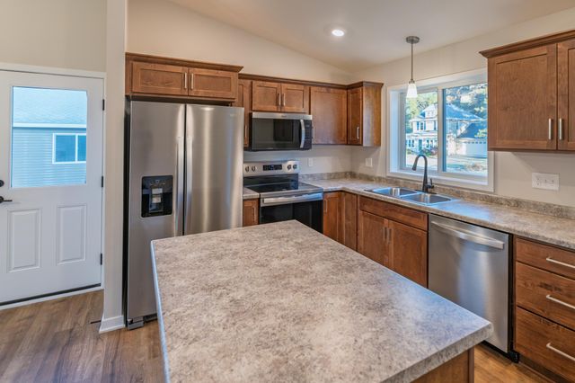 2420 15 Street SE, Rochester, MN 55904