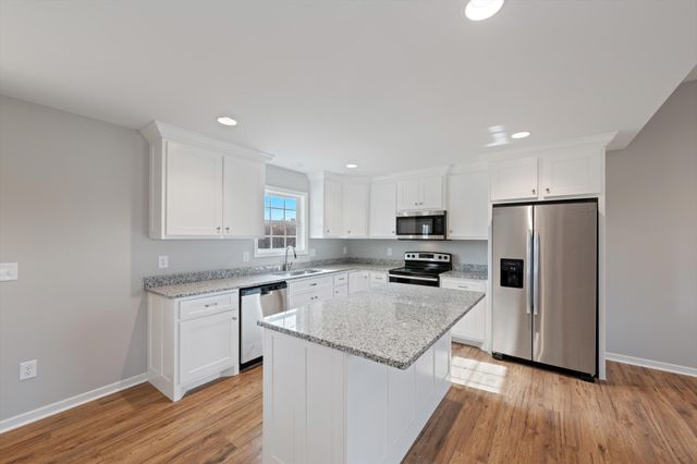 73 Dukes Park Rd, Summertown, TN 38483