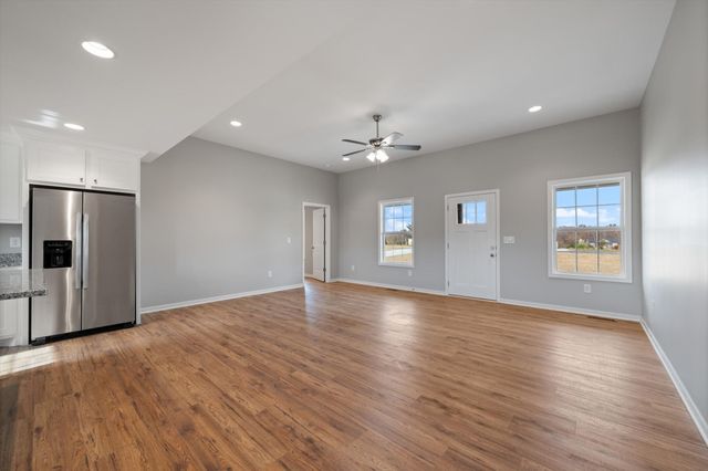 73 Dukes Park Rd, Summertown, TN 38483