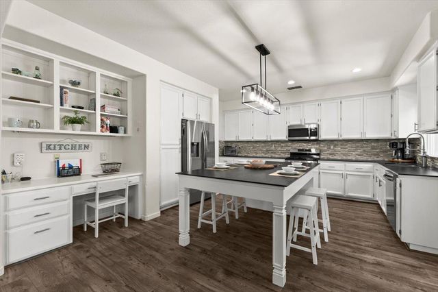 2207 Catherwood Way, Sacramento, CA 95835