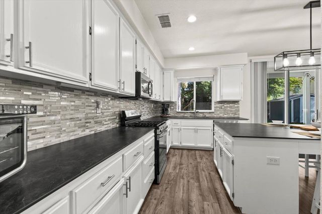 2207 Catherwood Way, Sacramento, CA 95835
