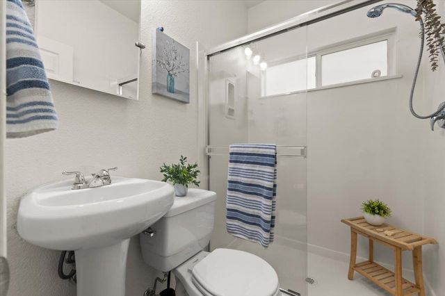 2207 Catherwood Way, Sacramento, CA 95835