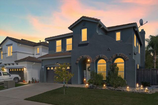 2207 Catherwood Way, Sacramento, CA 95835