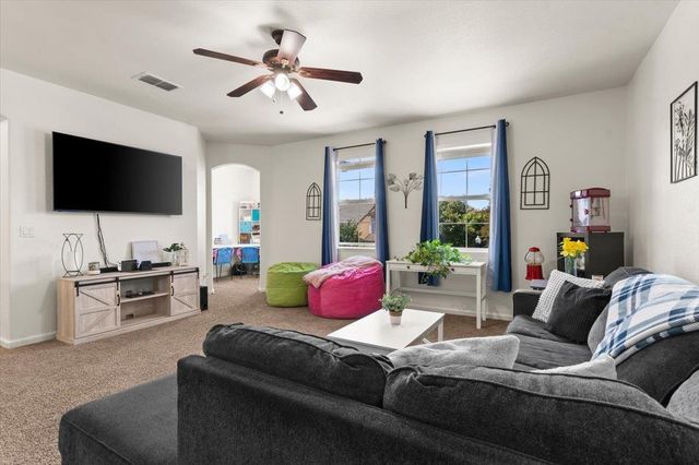 2207 Catherwood Way, Sacramento, CA 95835