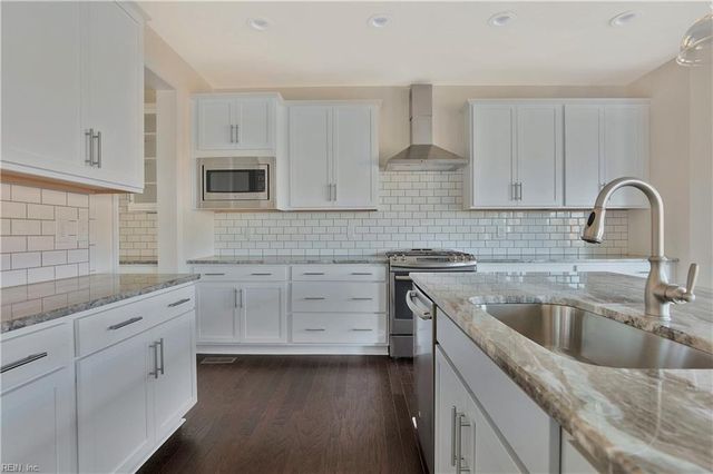 2221 Patrick DR, Suffolk, VA 23435
