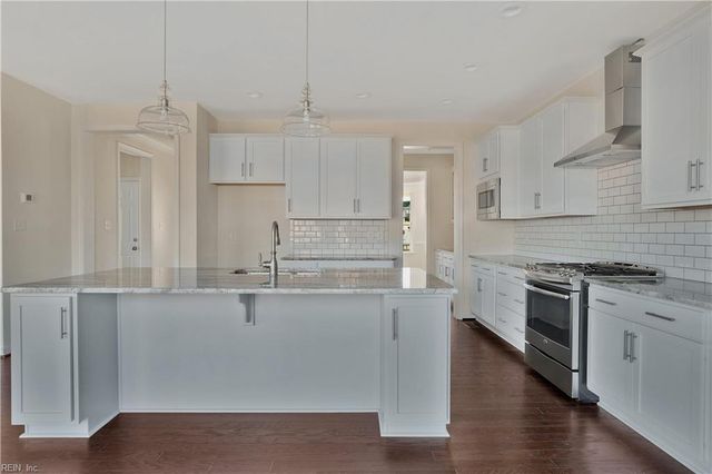 2221 Patrick DR, Suffolk, VA 23435
