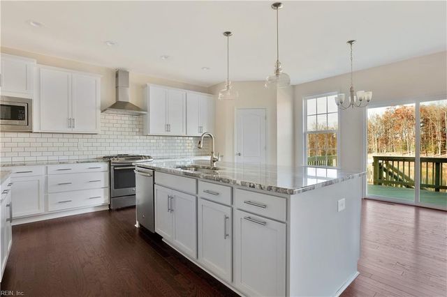 2221 Patrick DR, Suffolk, VA 23435