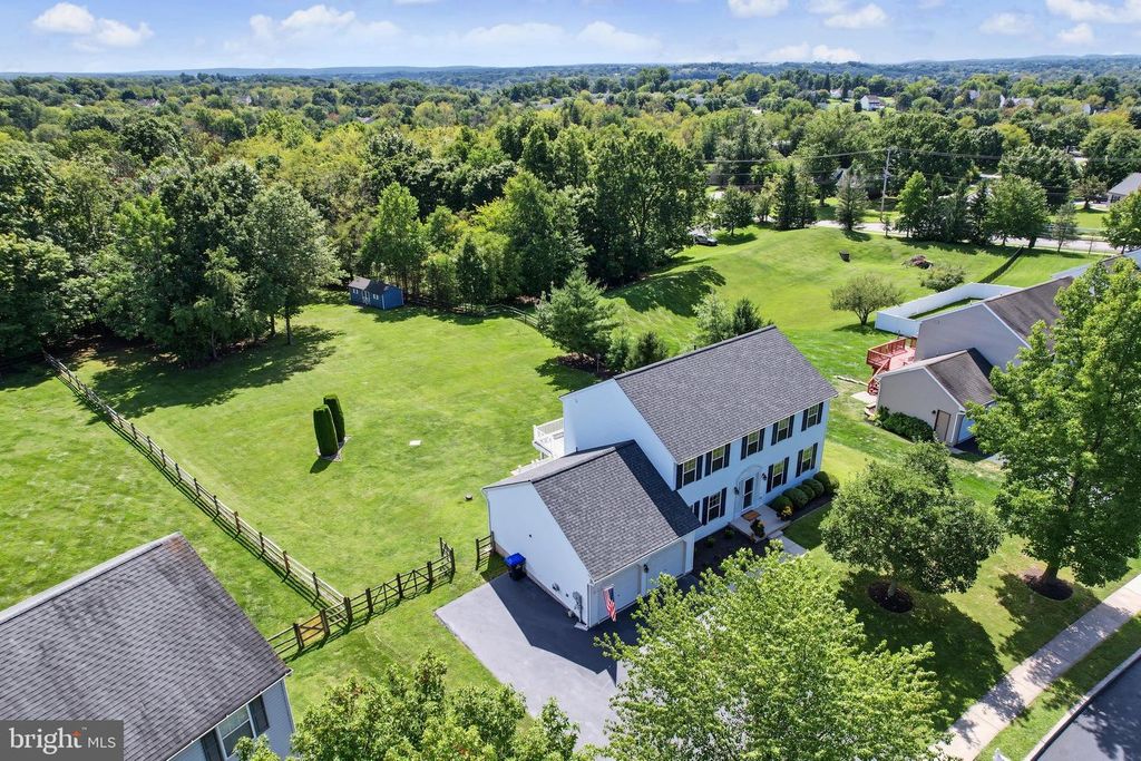 77 AUTUMN LN, ROYERSFORD, PA 19468 — exterior