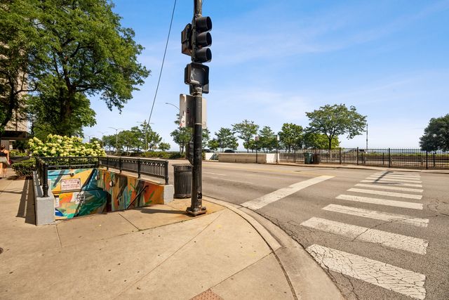 1150 N LAKE SHORE Drive 9F, Chicago, IL 60611