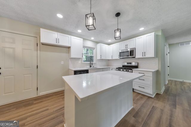 1006 Pinetree Court, Powder Springs, GA 30127