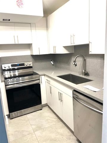 13710 SW 90th Ave 3, Miami, FL 33176