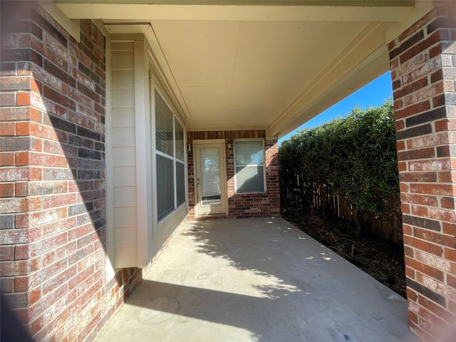 8271 Horse Whisper Lane, Fort Worth, TX 76131