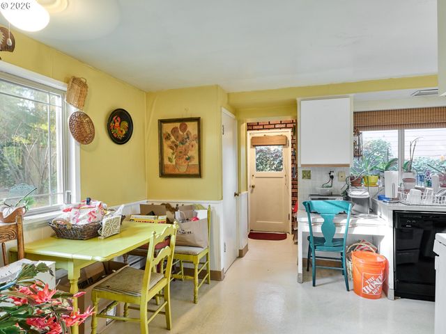 1708 CONIFER Dr, Lake Oswego, OR 97034