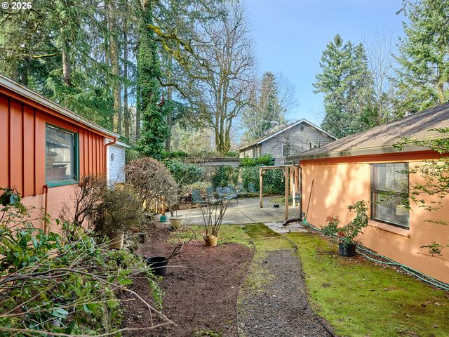 1708 CONIFER Dr, Lake Oswego, OR 97034