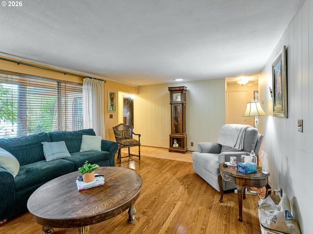 1708 CONIFER Dr, Lake Oswego, OR 97034