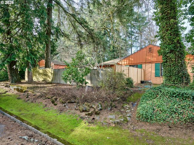 1708 CONIFER Dr, Lake Oswego, OR 97034