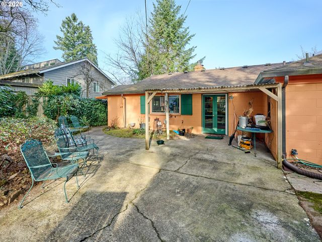 1708 CONIFER Dr, Lake Oswego, OR 97034