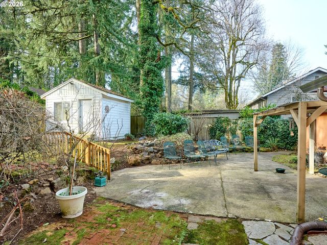1708 CONIFER Dr, Lake Oswego, OR 97034
