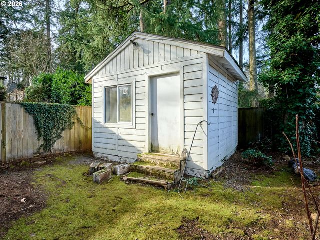 1708 CONIFER Dr, Lake Oswego, OR 97034