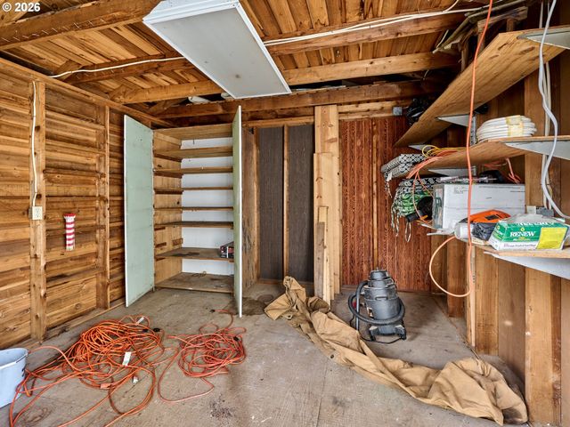 1708 CONIFER Dr, Lake Oswego, OR 97034