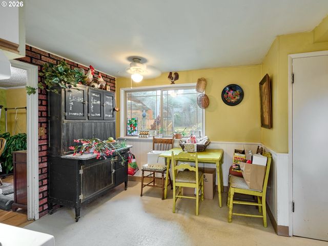 1708 CONIFER Dr, Lake Oswego, OR 97034