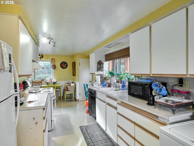 1708 CONIFER Dr, Lake Oswego, OR 97034