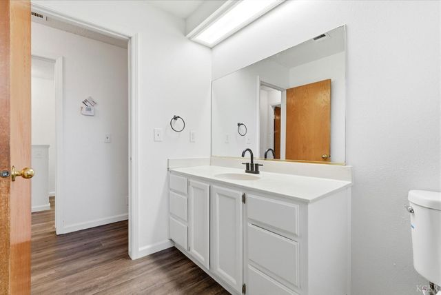 969 Lakewood Drive, Hanford, CA 93230