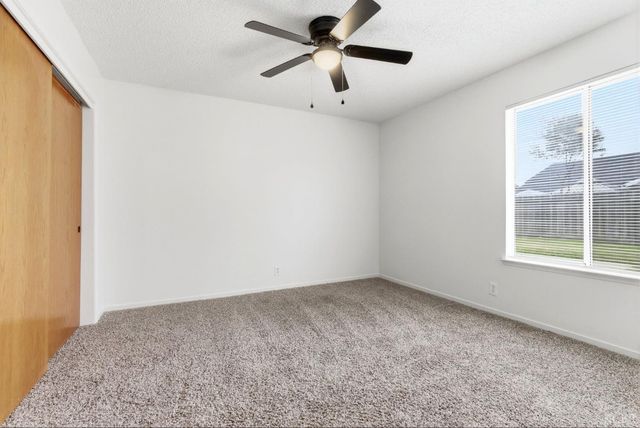 969 Lakewood Drive, Hanford, CA 93230