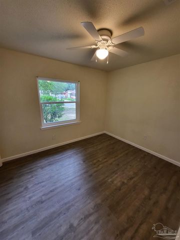 715 Lambert St, Pensacola, FL 32505