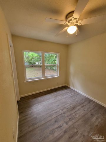 715 Lambert St, Pensacola, FL 32505