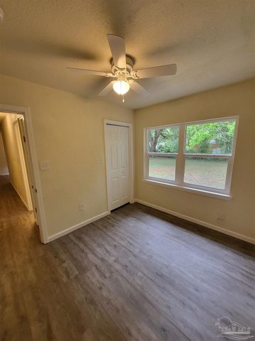 715 Lambert St, Pensacola, FL 32505