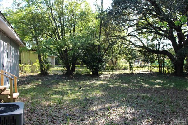 715 Lambert St, Pensacola, FL 32505