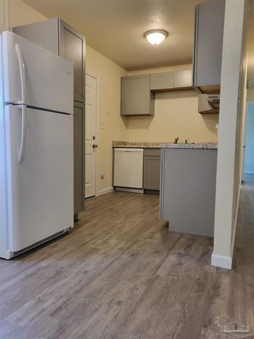 715 Lambert St, Pensacola, FL 32505