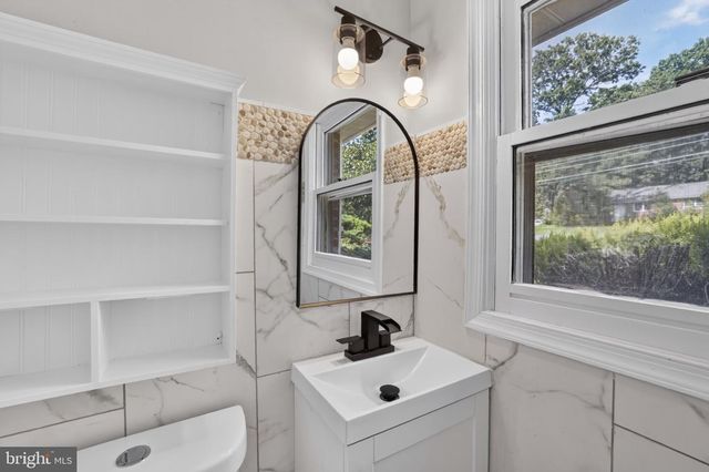 6104 SAINT JOHN DR, Alexandria, VA 22310