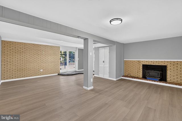 6104 SAINT JOHN DR, Alexandria, VA 22310