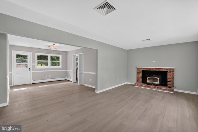 6104 SAINT JOHN DR, Alexandria, VA 22310