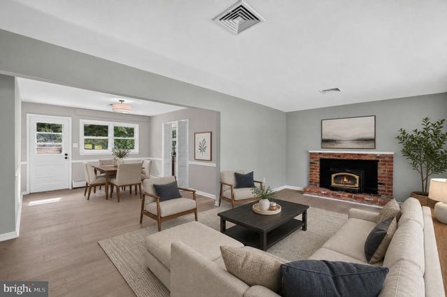 6104 SAINT JOHN DR, Alexandria, VA 22310
