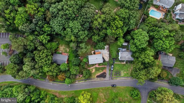 6104 SAINT JOHN DR, Alexandria, VA 22310