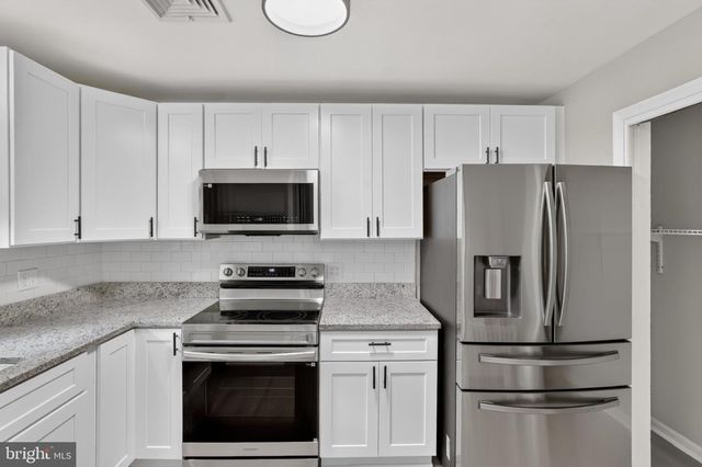 6104 SAINT JOHN DR, Alexandria, VA 22310