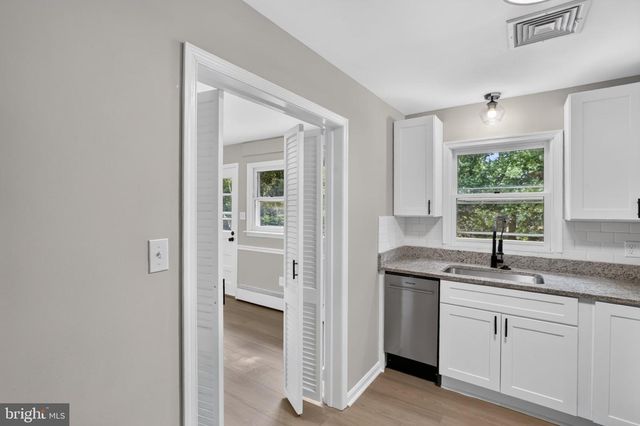 6104 SAINT JOHN DR, Alexandria, VA 22310