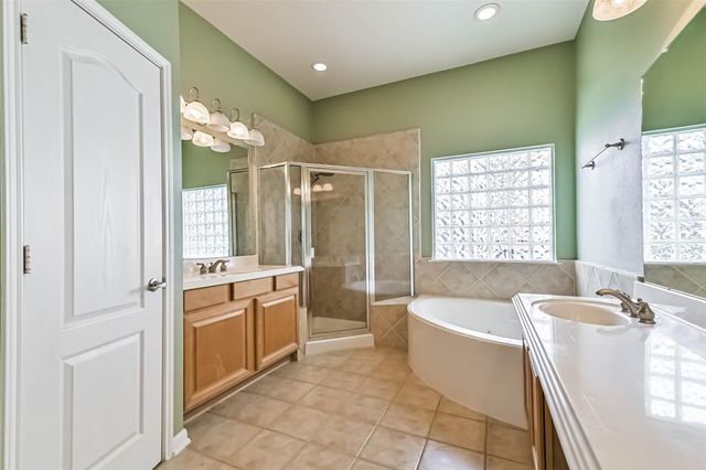 5453 Fairdale Lane, Houston, TX 77056