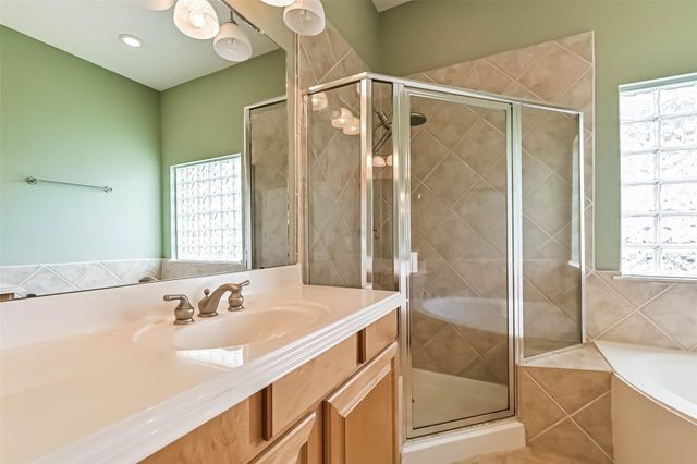 5453 Fairdale Lane, Houston, TX 77056