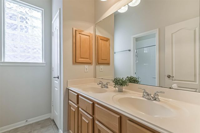 5453 Fairdale Lane, Houston, TX 77056