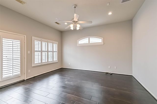 5453 Fairdale Lane, Houston, TX 77056