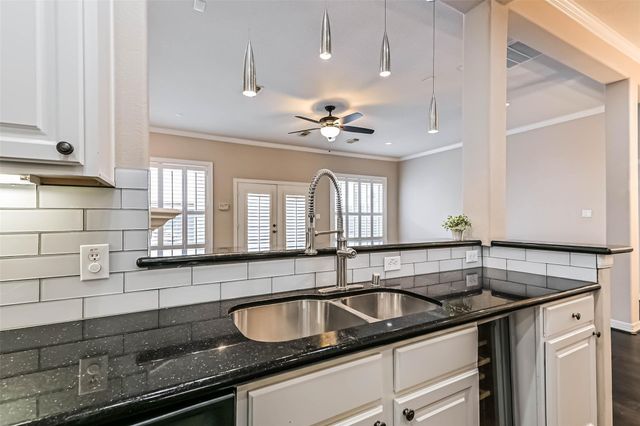 5453 Fairdale Lane, Houston, TX 77056