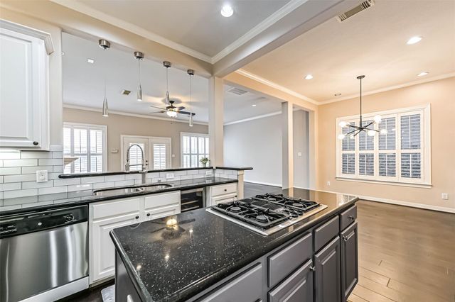 5453 Fairdale Lane, Houston, TX 77056