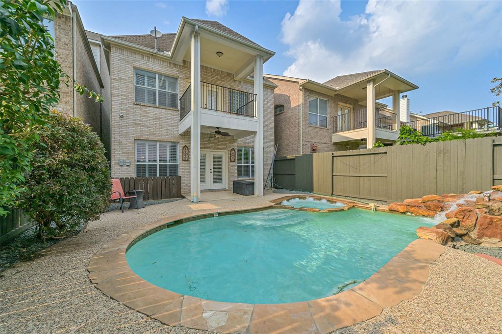 5453 Fairdale Lane, Houston, TX 77056