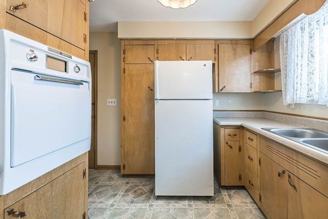 1940 E 8TH Street, Erie, PA 16511